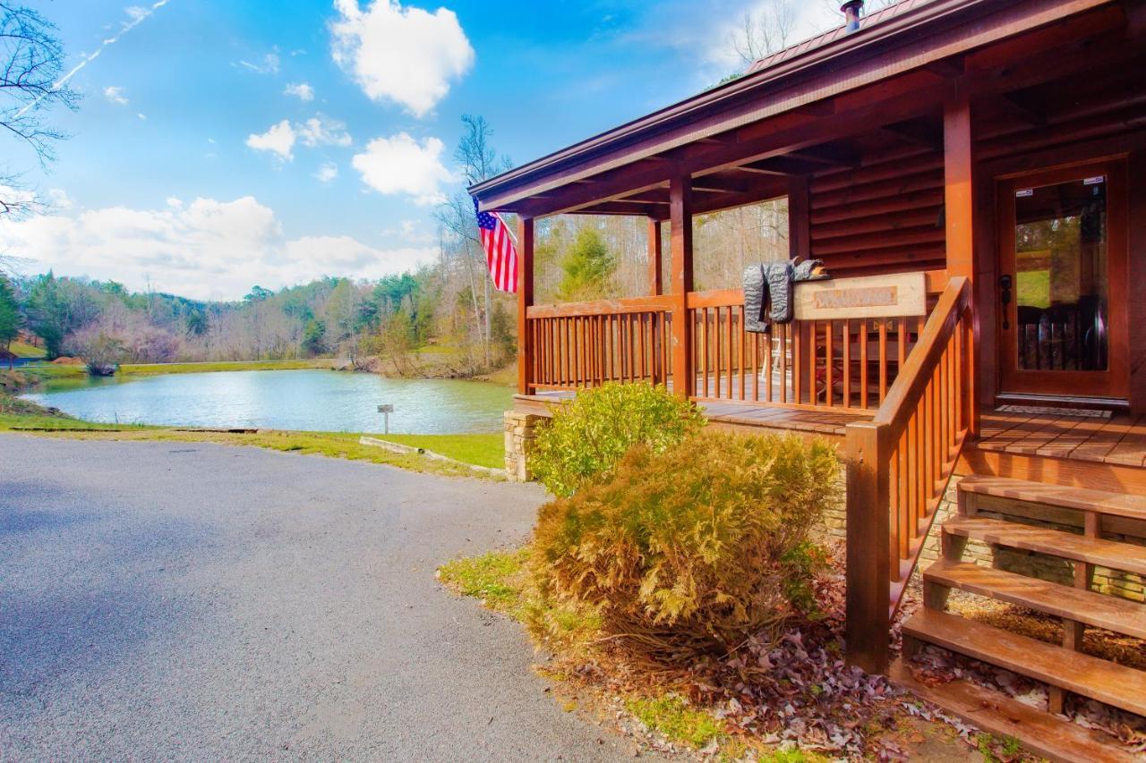 Lazy Bear Lake Sevierville Exterior photo